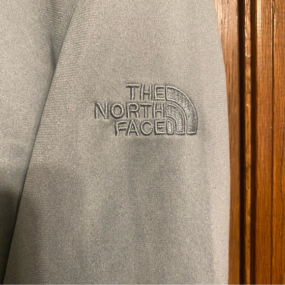 Men’s Medium The North Face 1/4 Zip Pullover - Picture 3 of 12
